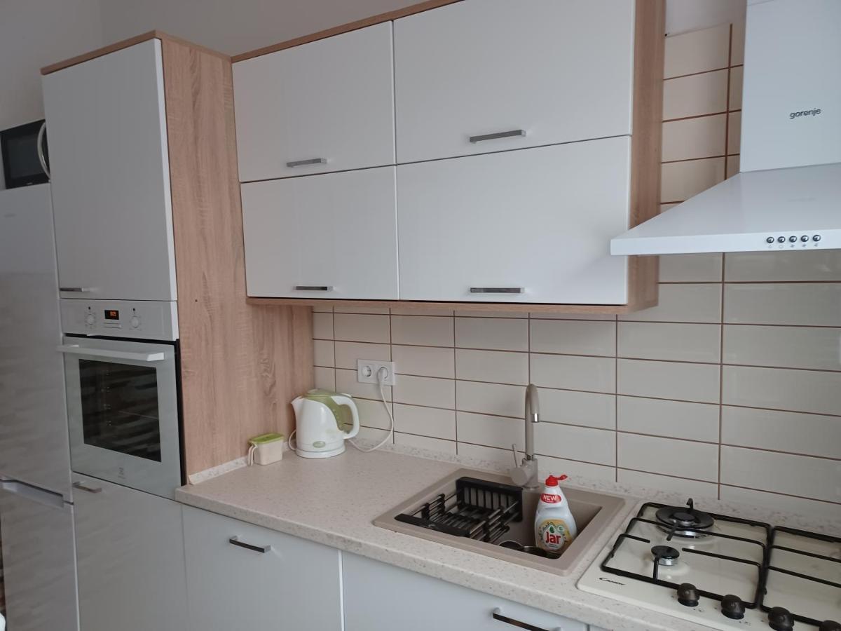 Nati Es Bea Vendeghaz Apartment ไฮจ์ดุสโซบอสโล ภายนอก รูปภาพ