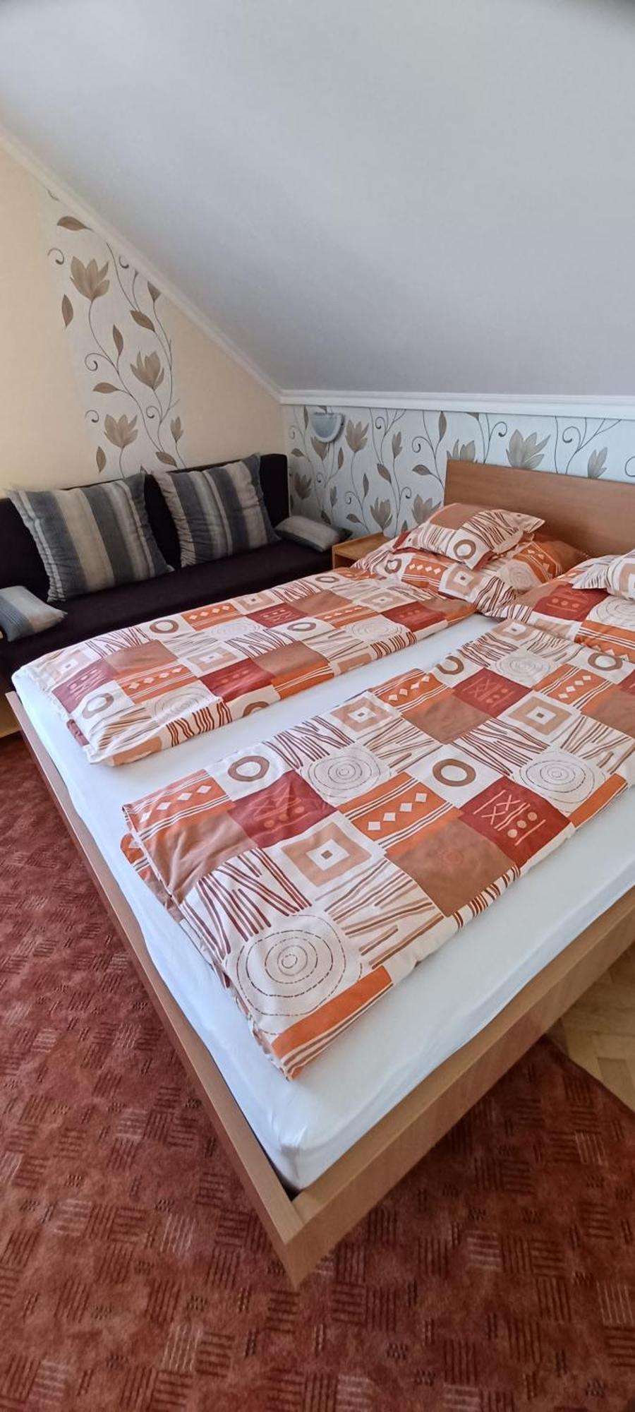 Nati Es Bea Vendeghaz Apartment ไฮจ์ดุสโซบอสโล ภายนอก รูปภาพ